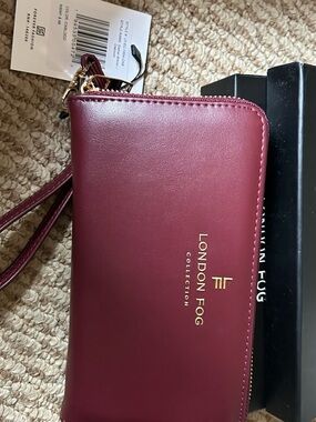 London Fog Oxblood Zip Wristlet with Gold Hardware NEW